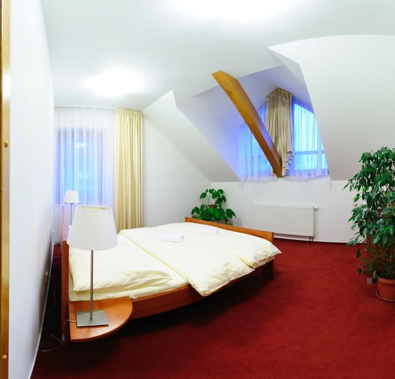 Hotel Minipivovar Valasek Vsetín Zimmer foto